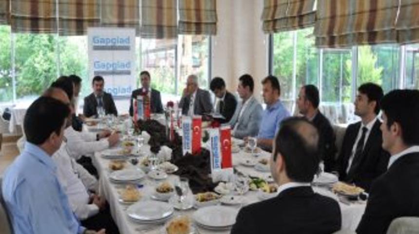 Tacikistan B&uuml;y&uuml;kel&ccedil;isi: T&uuml;rk Iş Adamlarını Ata Topraklarında G&ouml;rmek Istiyoruz