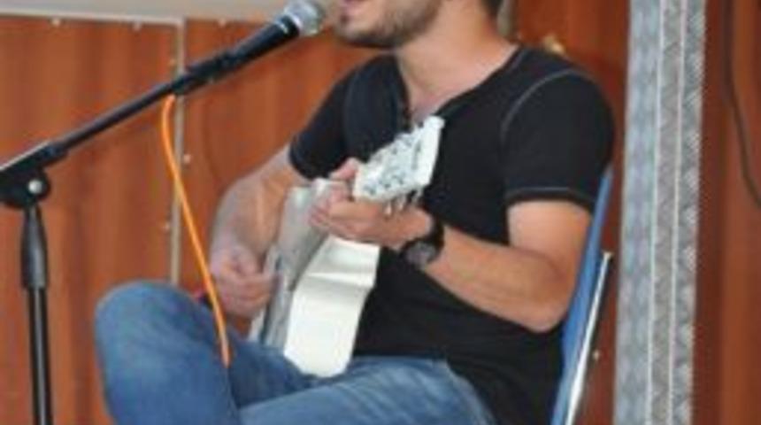 Yurtta &Ouml;ğrenciler G&ouml;n&uuml;llerince Eğlendi