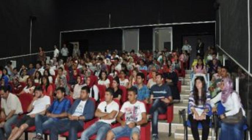 &Uuml;niversitede Vergi M&uuml;fettişliği Bilgilendirme Sunumu