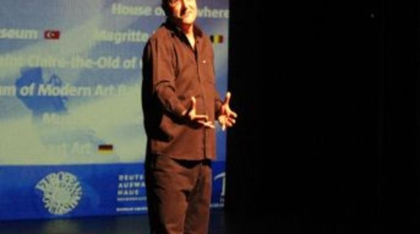 Sunay Akın&rsquo;dan Konferans