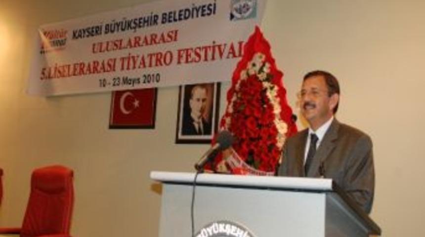 Liselilerin Tek Sahnesi Kayseri