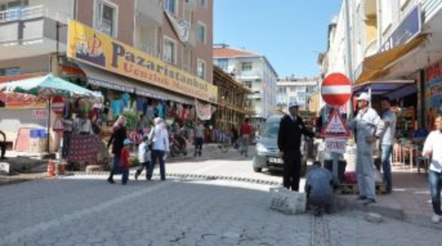 Sorgun'da Tek Y&ouml;n Caddelere Kapan Yerleştiriliyor