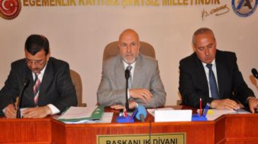 İGM Başkanı Sel, Şof&ouml;r&uuml;n&uuml; Firmanın Verdiği Promosyonla İspanya&rsquo;ya G&ouml;t&uuml;rm&uuml;ş