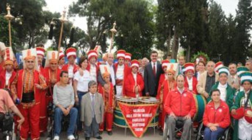 Engelli Vatandaşlar Engelsiz 10`lar Şenliği'nde G&uuml;zel Bir G&uuml;n Ge&ccedil;irdi