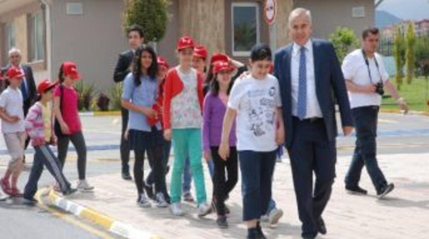 Denizli Belediyesi&rsquo;nden &Ouml;ğrencilere Trafik Eğitimi