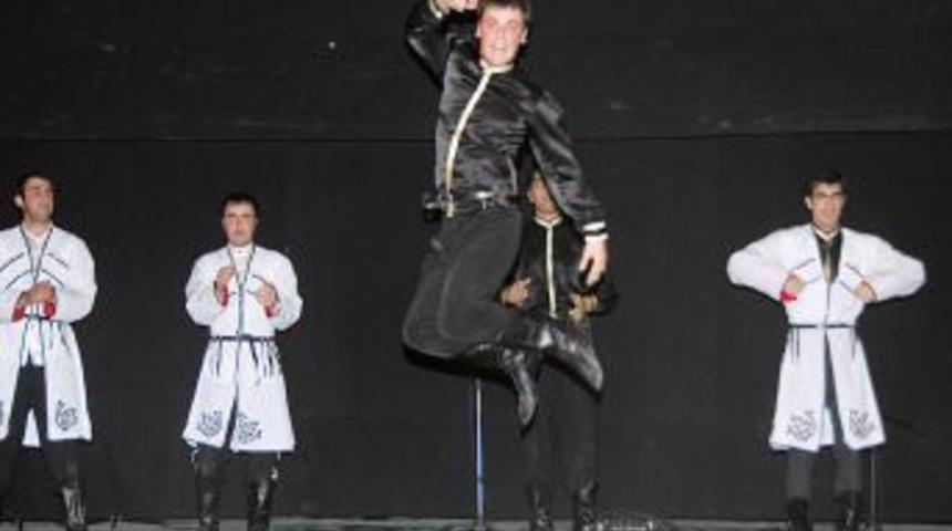 T&uuml;rk Cumhuriyetleri 736. T&uuml;rk Dil Bayramı'na Renk Katacak