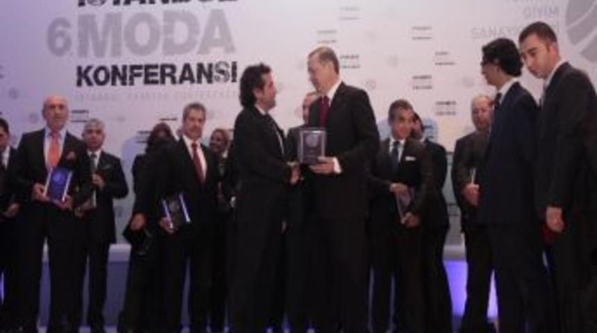 Başbakan Erdoğan'dan Bursalı Sanayiciye &Ouml;d&uuml;l