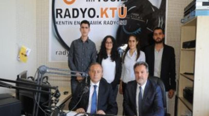 Vali Kızılcık Ktü Uluslararası İlişkiler Bölümü Öğrencileri İle Buluştu