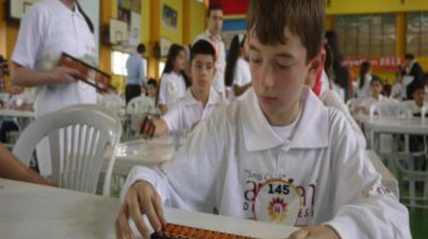 &Ccedil;ocuklar, Mental Aritmetik Olimpiyatları'nda Yarışıyor