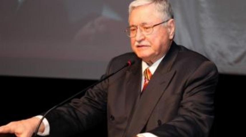 Ga&uuml;n'de Hasan Celal G&uuml;zel Konferansı