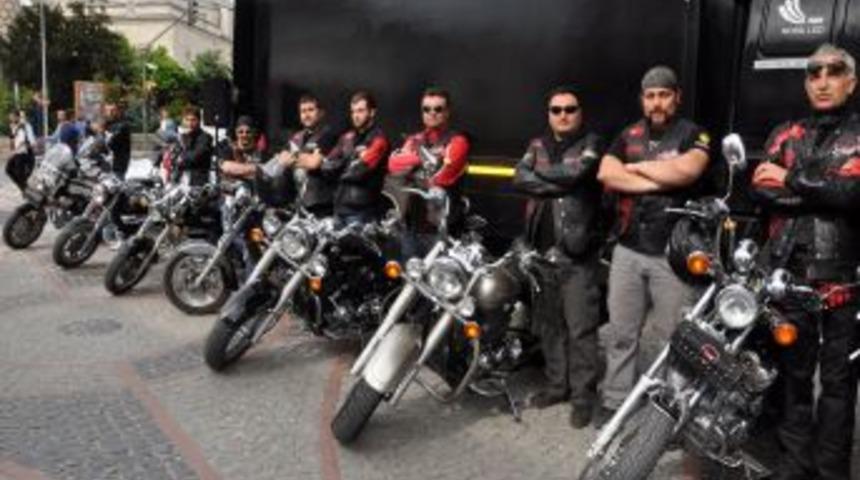 T&uuml;rk Chopper G&uuml;venli Motosiklet Kullanımını Anlatıyor