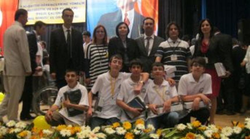 Bur&ccedil; Okulları, T&Uuml;BİTAK Yarışmasında 2 T&uuml;rkiye Birinciliği Kazandı