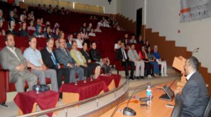 KM&Uuml;'de Sağlığı Anlatan Şiirler Okundu