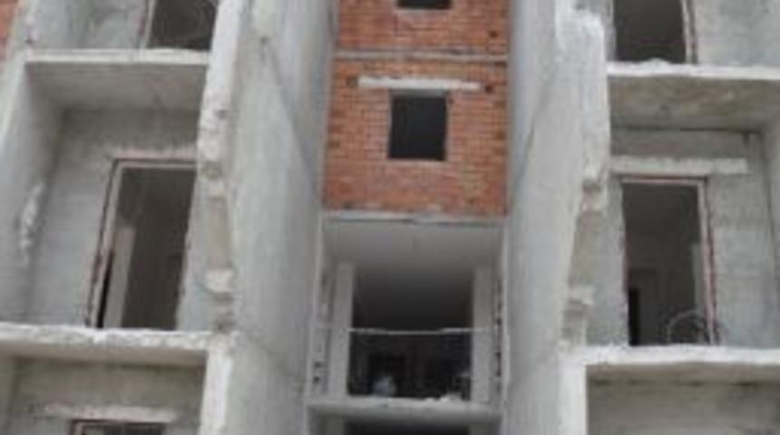 İnşaattan D&uuml;şen Boyacı Hayatını Kaybetti