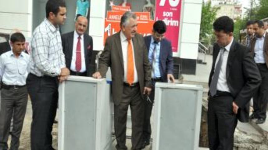 Siirt&rsquo;te &Ccedil;&ouml;p Konteynerleri Yeraltına Alınıyor