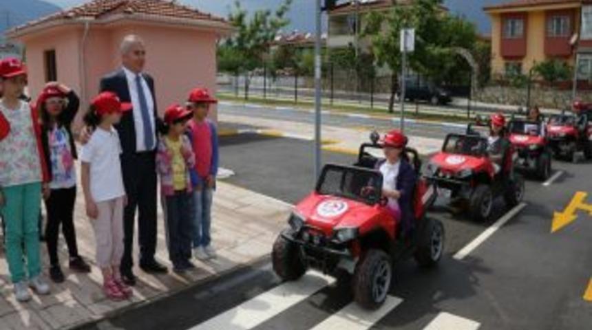 10 Bin &Ccedil;ocuk Trafik Eğitim Parkı&rsquo;nda Kuralları &Ouml;ğrendi
