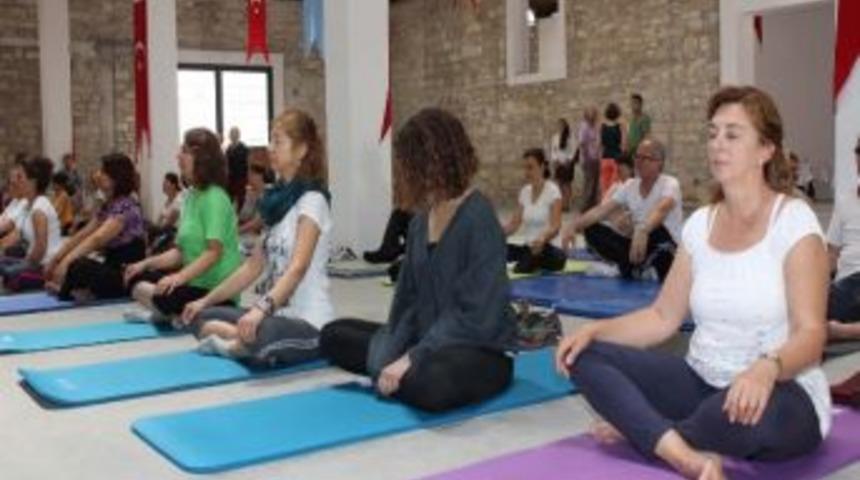 Urla&rsquo;da Yogo Buluşması