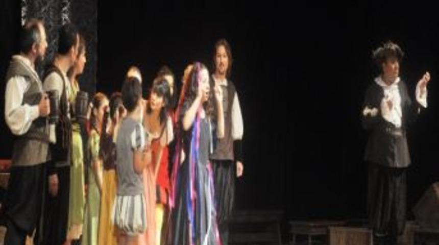 Egiad Tiyatro Topluluğu Oyununu Sahnelemeye Hazırlanıyor