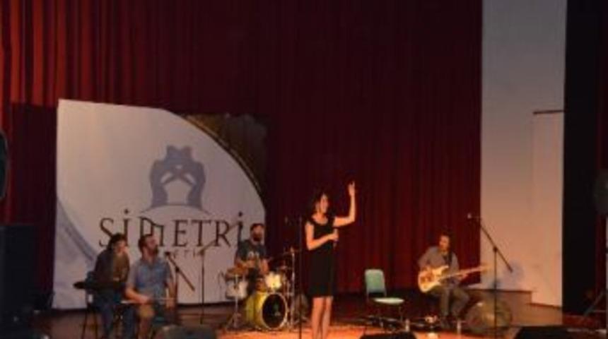 Ezginin G&uuml;nl&uuml;ğ&uuml; Kayseri'de B&uuml;y&uuml;k Beğeni Topladı