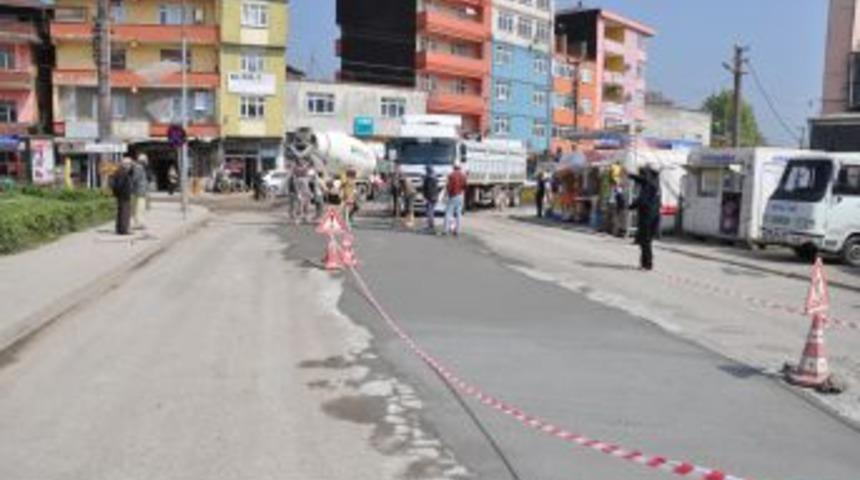 Yol &ccedil;alışmaları s&uuml;r&uuml;yor