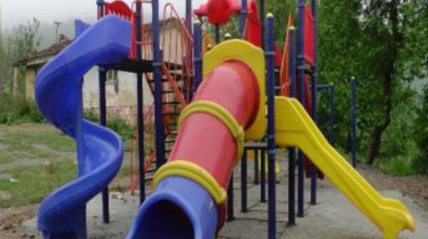 Ak&ccedil;akoca Muhtarlar Derneğinden Her K&ouml;ye &Ccedil;ocuk Parkı