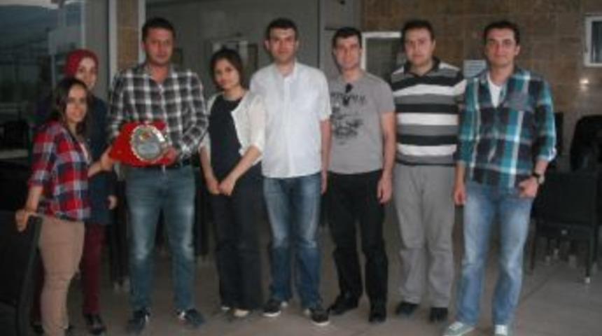 A&ccedil;ed&rsquo;den Yardım Severlere Plaket