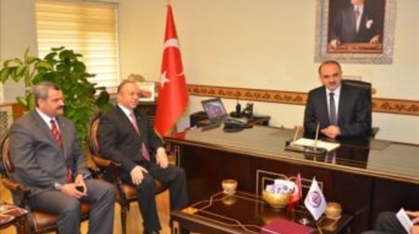 AEKD'den Vali Erol'a ziyaret