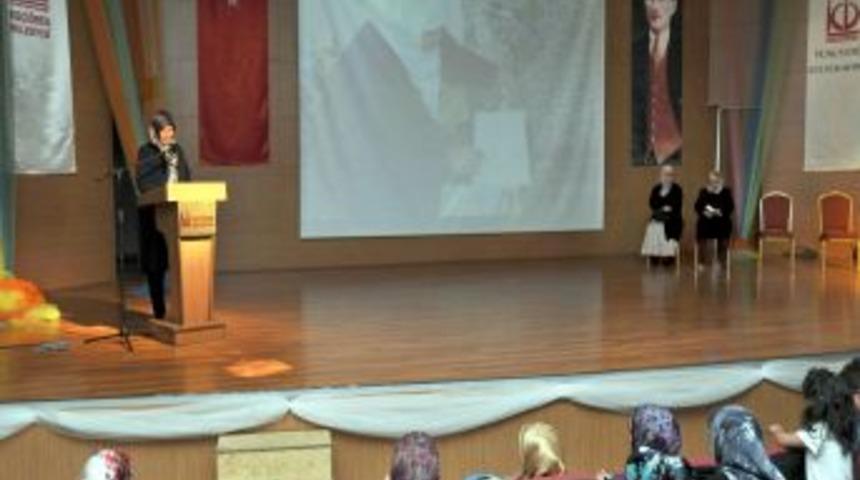 47 Yıl Sonra Sokak Tabelası Okuyabildiği I&ccedil;in Sevindi