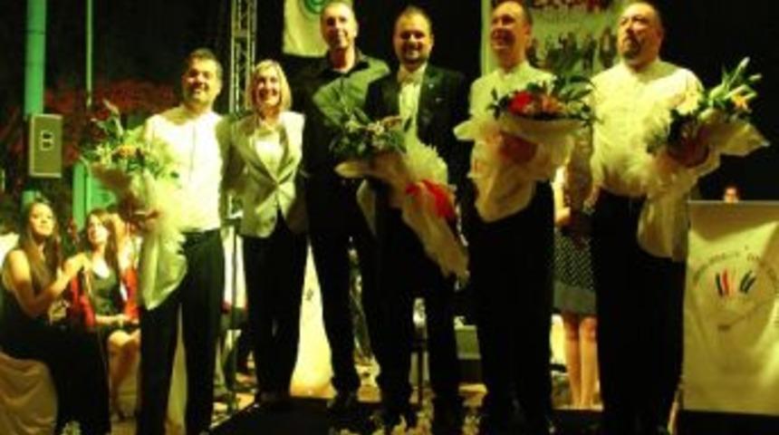 Senfoni Orkestrası B&uuml;y&uuml;ledi