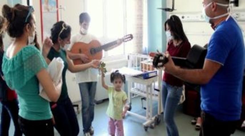 Gen&ccedil;lik Merkezi'nden &Ccedil;ocuklara Moral