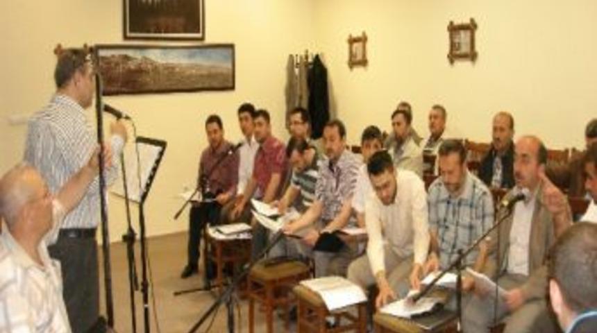 İmam Ve M&uuml;ezzinler Musiki Eğitimi