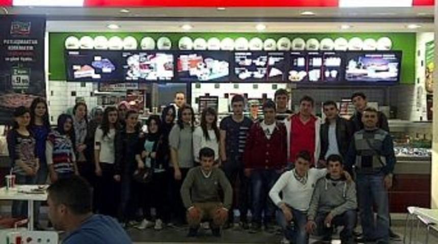 &Ccedil;ok Programlı Lise &Ouml;ğrencilerinin K&uuml;tahya Gezisi