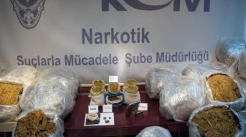 Market Arabasında Uyuşturucu Sevkini Polis Engelledi