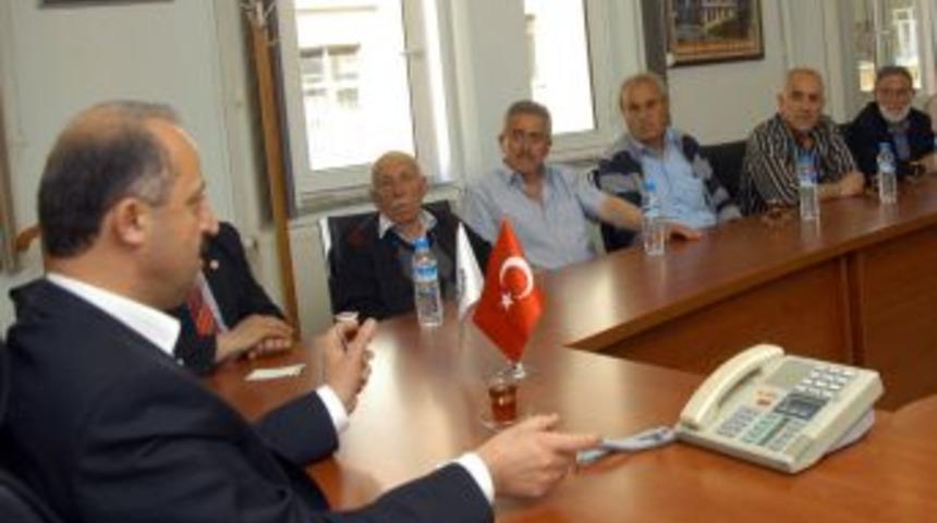 Mahalleli Kentsel D&ouml;n&uuml;ş&uuml;m&uuml; Başkan Akg&uuml;l&rsquo;e Sordu