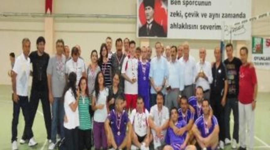 Didim&rsquo;de Kaymakamlık Voleybol Turnuvasının Şampiyonu Esnaf Odası Oldu