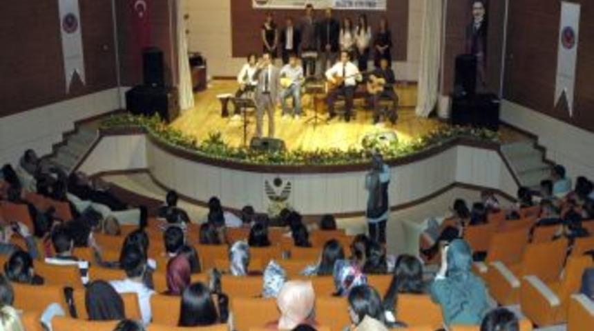 G&uuml;m&uuml;şhane &Uuml;niversitesi&rsquo;nde T&uuml;rk Halk M&uuml;ziği Konseri