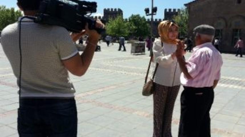 10 Mayıs Psikologlar G&uuml;n&uuml;'nde Halkın Nabzını Tuttular