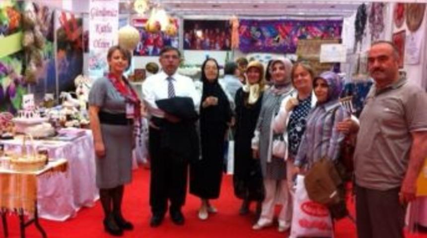 81 İl Kadın El Emeği Sergisi&rsquo;nde D&uuml;zce B&uuml;y&uuml;k İlgi G&ouml;rd&uuml;