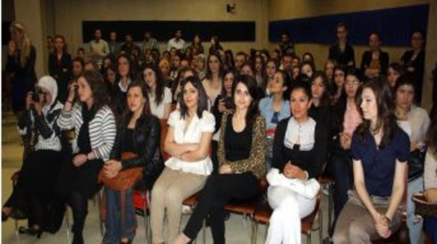 Kenan İmirzalıoğlu: &Ouml;zel Hayatımla Değil, Işimle G&uuml;ndeme Gelmek Istiyorum