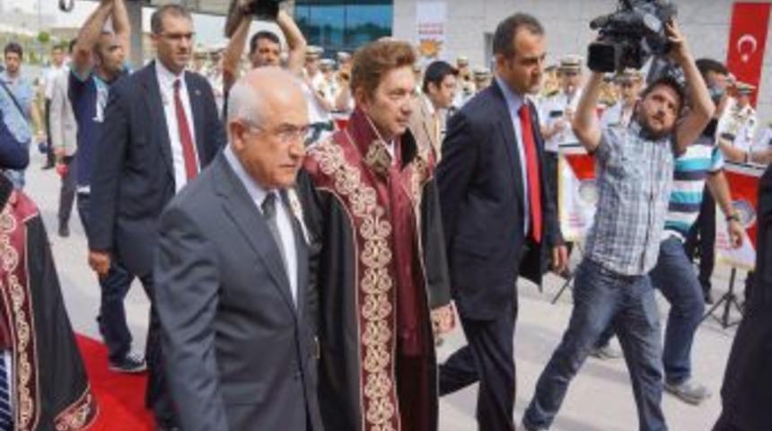 "Farazi Tehlikelere Dayanılarak Hak Ve &Ouml;zg&uuml;rl&uuml;kler Kısıtlanmamalı"