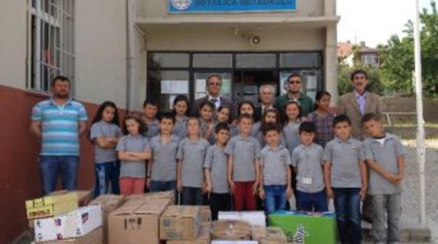 Boyalıcalı &Ouml;ğrencilerden &Ouml;rnek Davranış