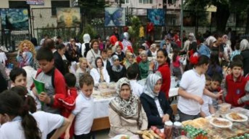 D&uuml;zce Namık Kemal Okulu Sergi Ve Kermesi Yoğun İlgi G&ouml;rd&uuml;