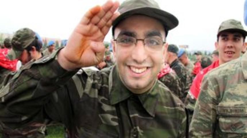 Sahte Raporla G&ouml;revden Ka&ccedil;anlara Inat Engellerine Rağmen Asker Oldular