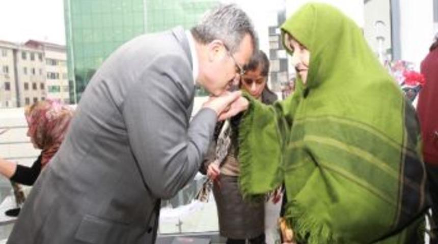 Başkan K&ouml;şker Anneler G&uuml;n&uuml;&rsquo;n&uuml; Kutladı