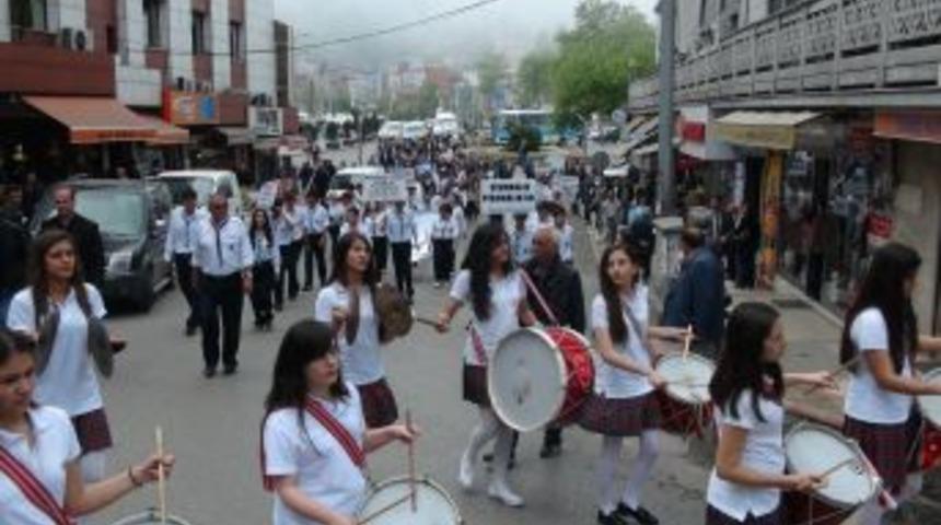 Zonguldak'ta Sağlıklı Yaşam Y&uuml;r&uuml;y&uuml;ş&uuml; Yapıldı