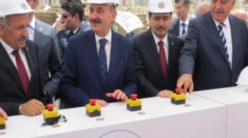 Belediyenin Nikah Sarayının Temelini Bakan M&uuml;ezzinoğlu Attı