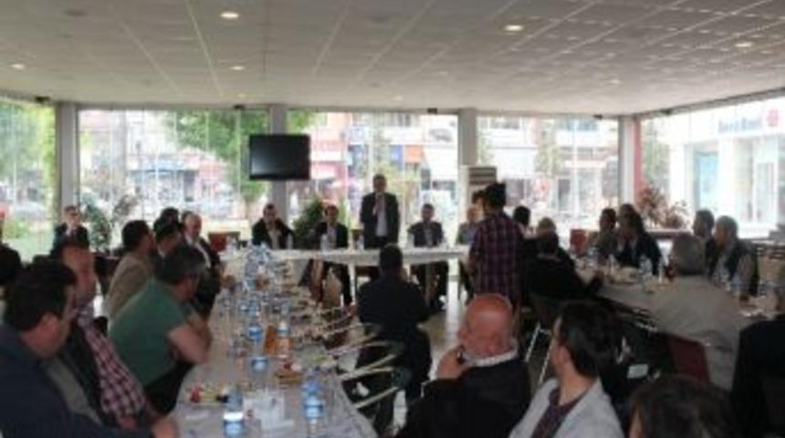 Akyazı Belediye Başkanı Oda Başkanlarından Destek İstedi