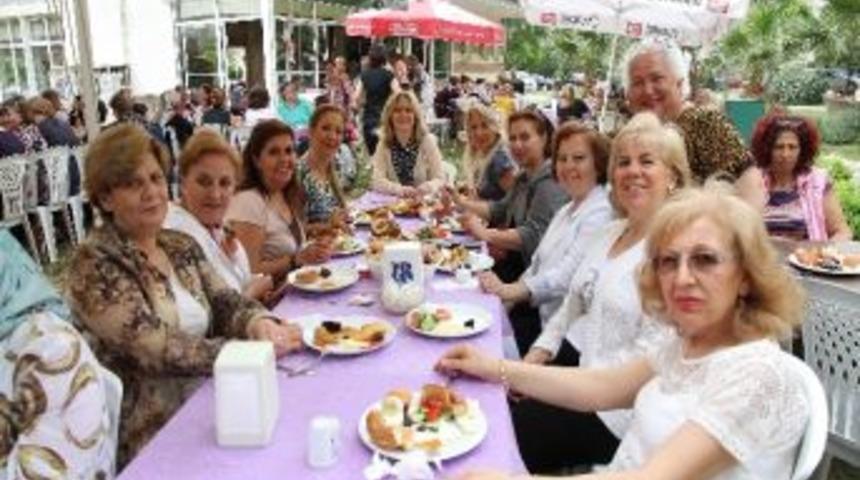 Engelli Annelerine Erken Kutlama