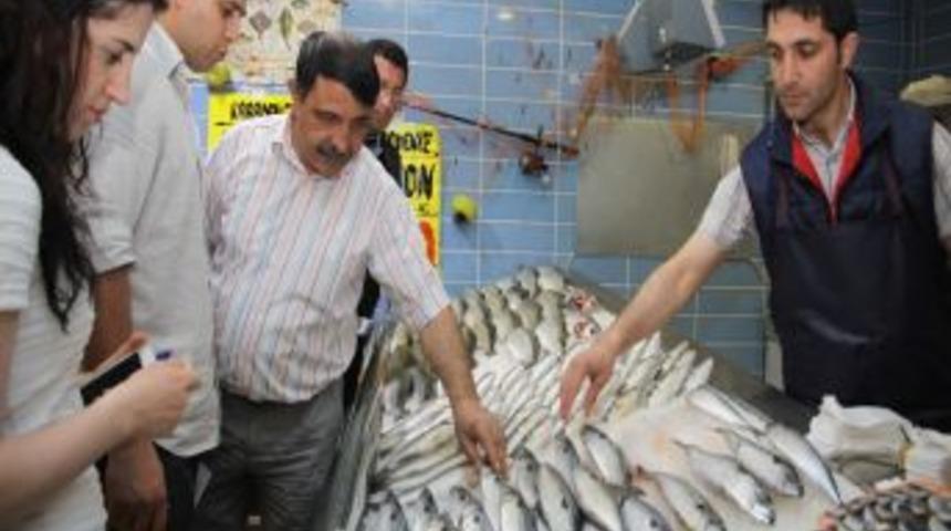 Sincan'da Balık Tezgahlarına Denetim