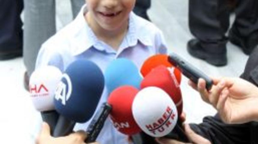 Cumhurbaşkanı G&uuml;l'e Cuma &Ccedil;ıkışı G&uuml;ll&uuml; Uğurlama